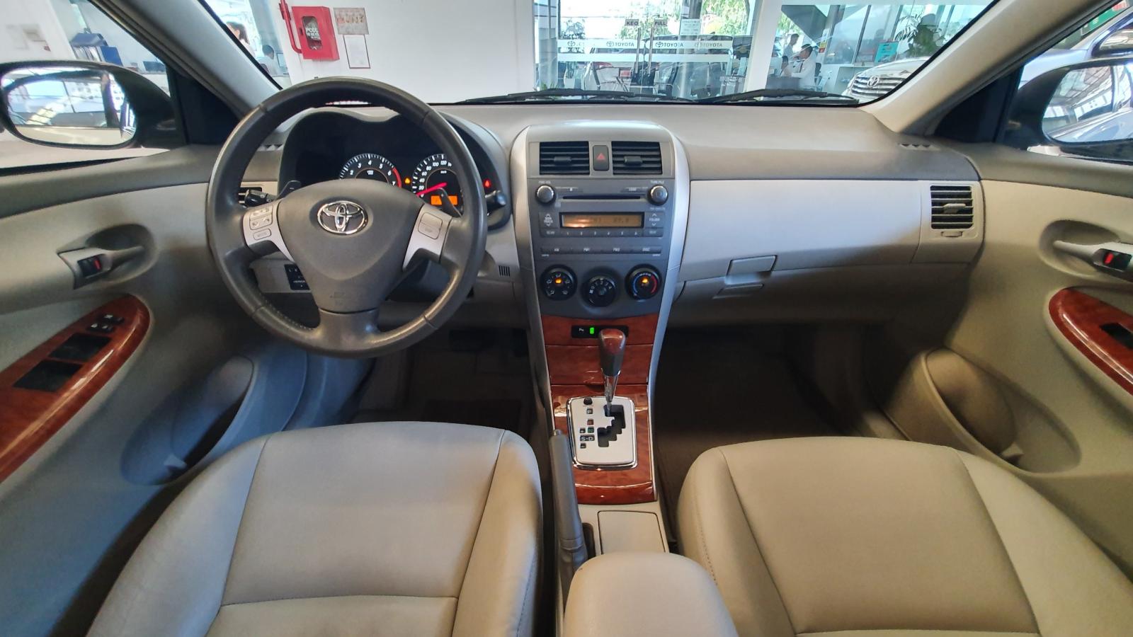 Toyota Corolla altis 2.0V 2010 - Xe Toyota Corolla Altis 2.0V sản xuất 2010, màu bạc, 495tr