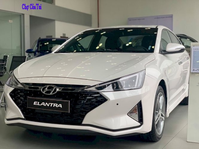 Hyundai Elantra 2020 - Bán Hyundai Elantra năm 2020, màu trắng, giá chỉ 635 triệu