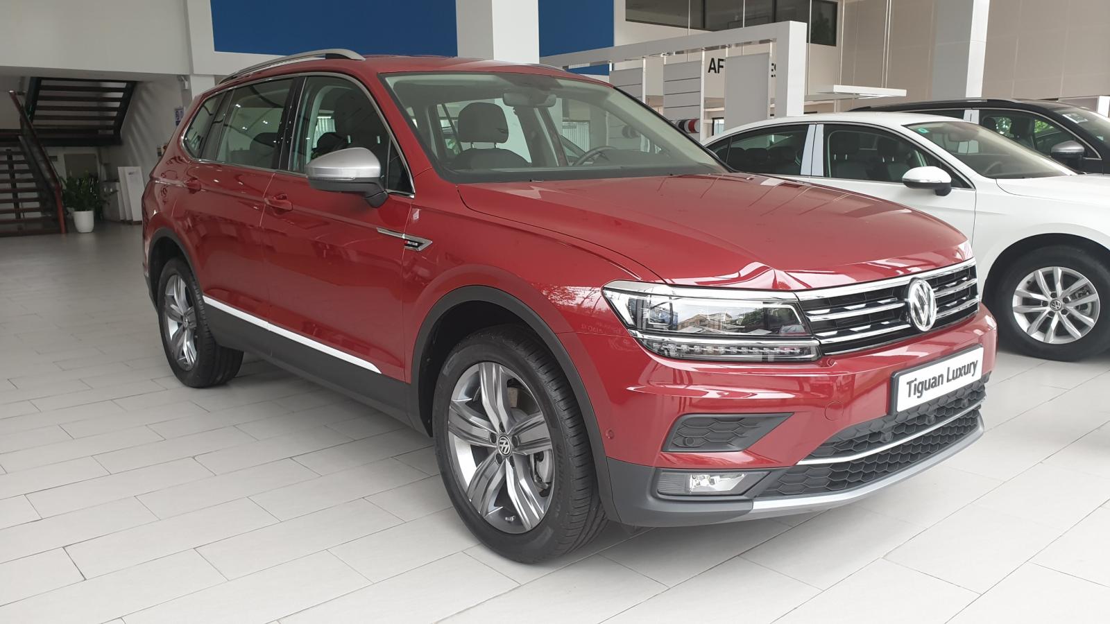 Volkswagen Tiguan Luxury 2019 - Volkswagen Tiguan Luxury nhập khẩu, màu đỏ tặng quà hấp dẫn khi mua xe