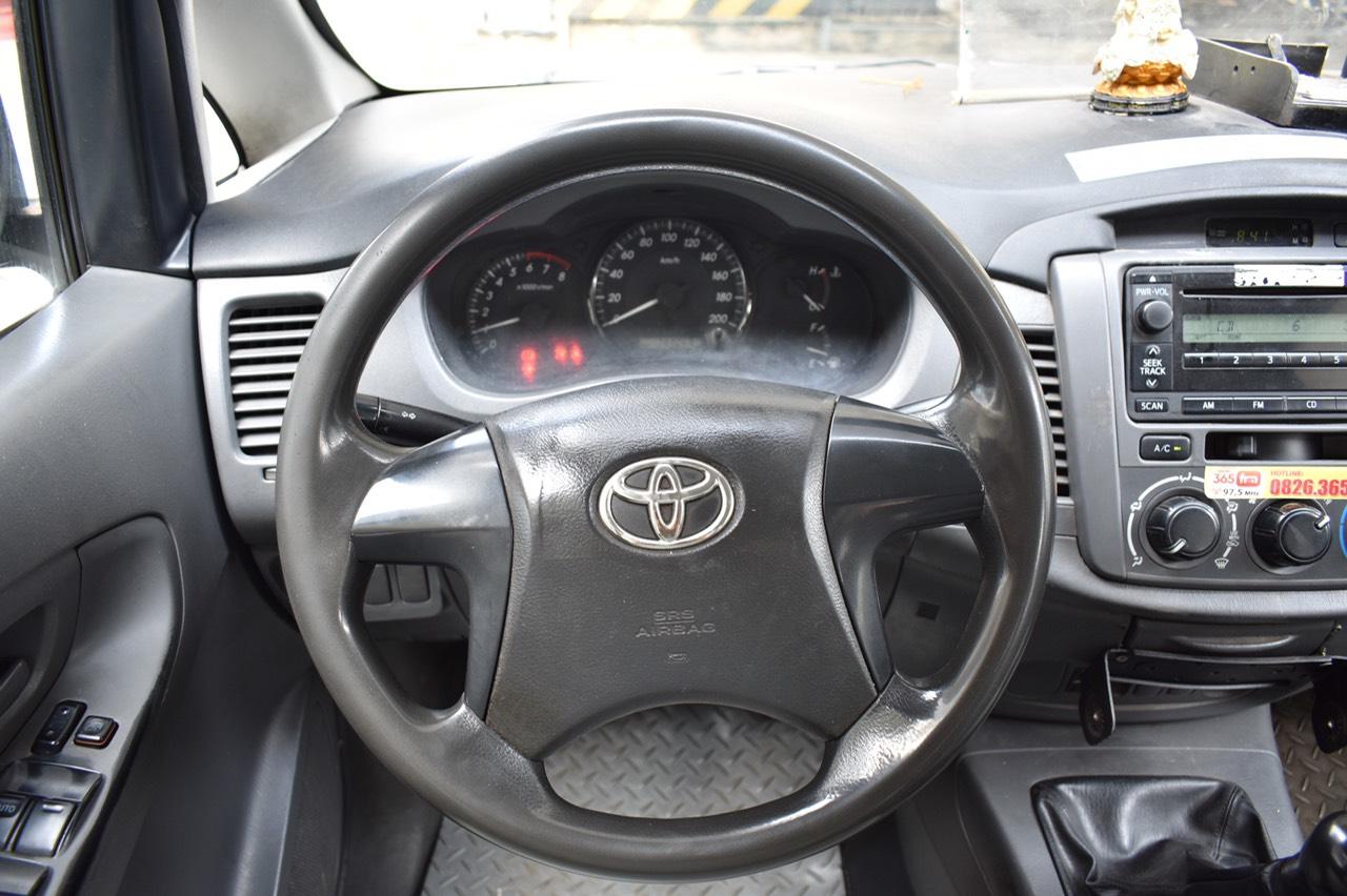 Toyota Innova 2014 - Bán xe Toyota Innova J 2014, màu trắng