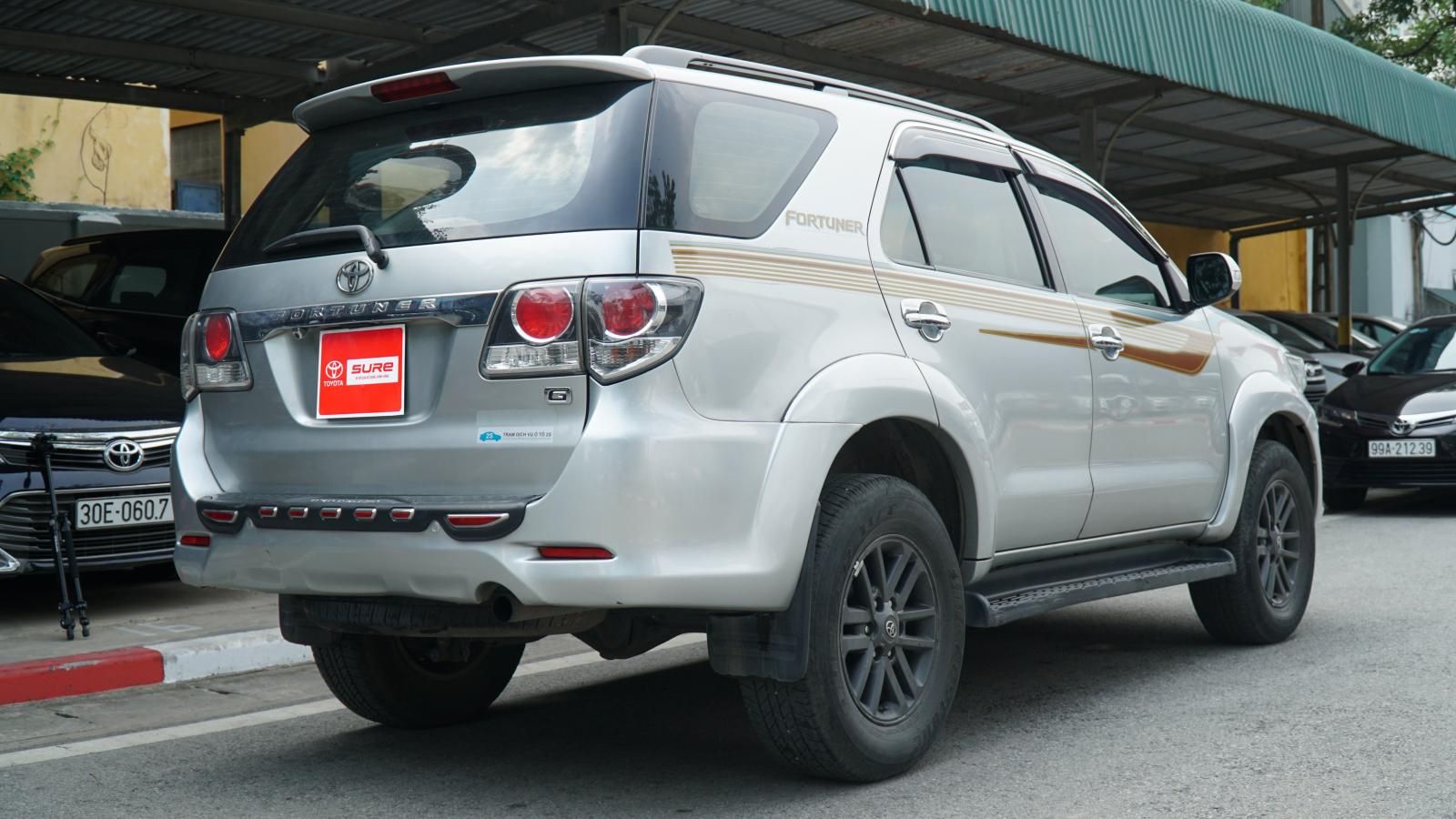 Toyota Fortuner 2016 - Bán xe Toyota Fortuner G sản xuất 2016, màu bạc, giá tốt