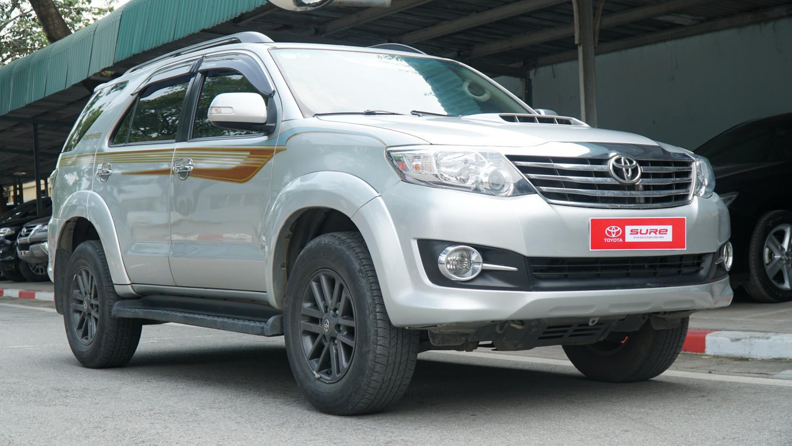 Toyota Fortuner 2016 - Bán xe Toyota Fortuner G sản xuất 2016, màu bạc, giá tốt