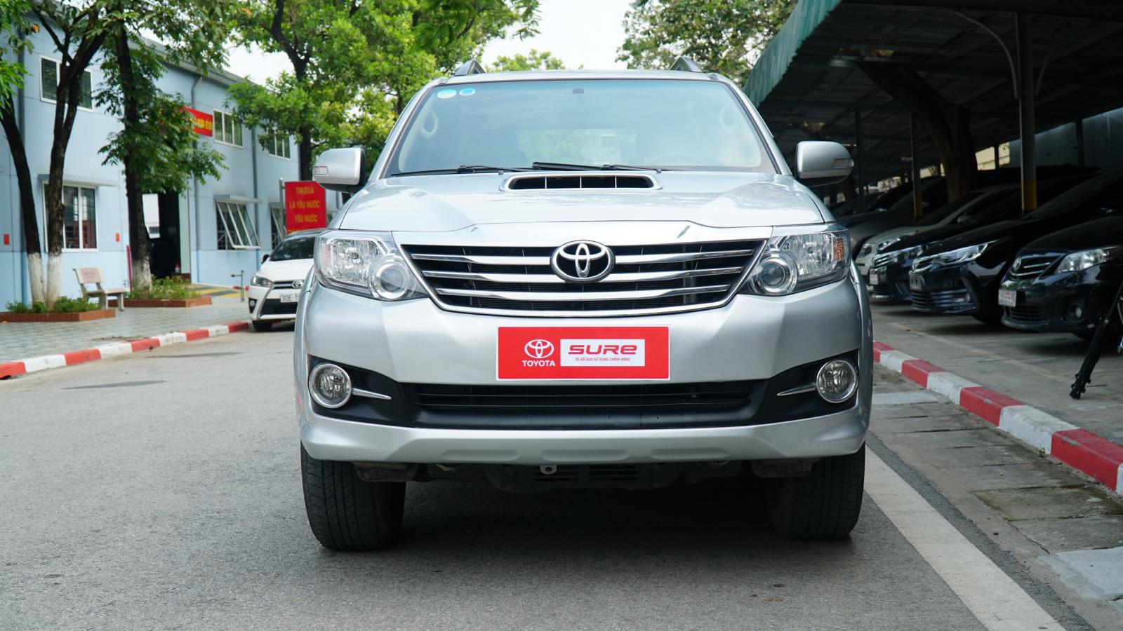 Toyota Fortuner 2016 - Bán xe Toyota Fortuner G sản xuất 2016, màu bạc, giá tốt