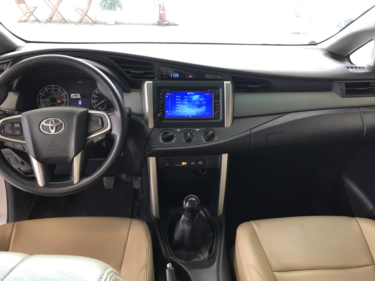Toyota Innova 2.0E 2017 - Bán ô tô Toyota Innova 2.0E 2017 