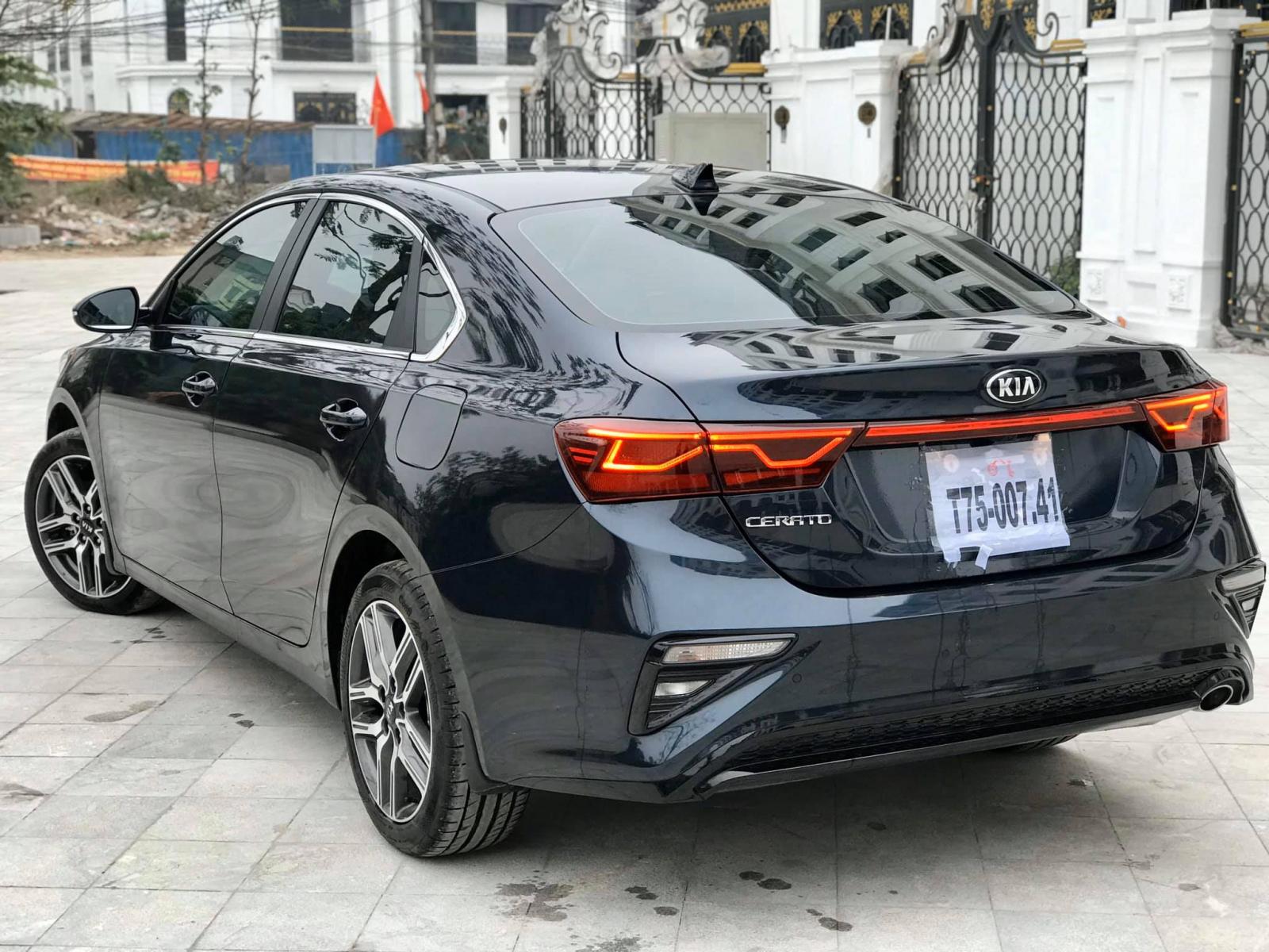 Kia Cerato 1.6 AT Deluxe 2020 - Bán xe Kia Cerato 1.6 AT Deluxe đời 2020