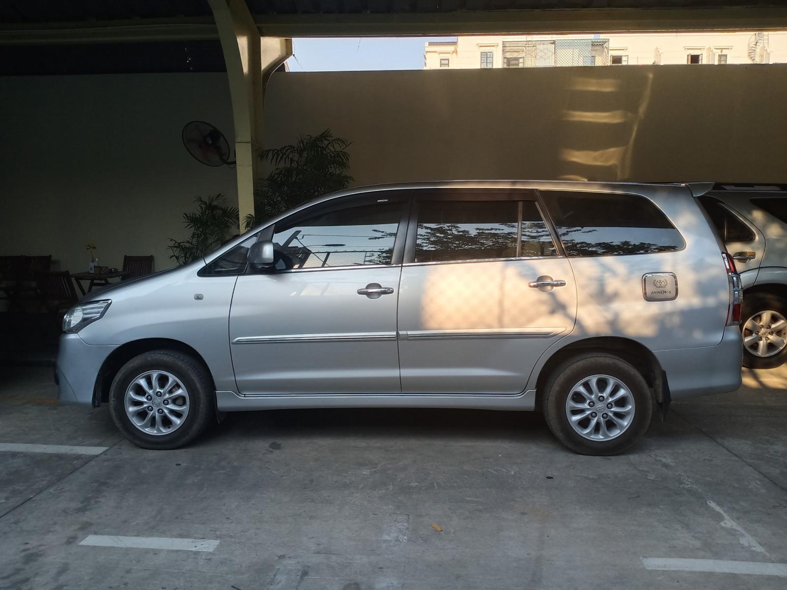 Toyota Innova G 2014 - Bán Toyota Innova G năm 2014, màu bạc