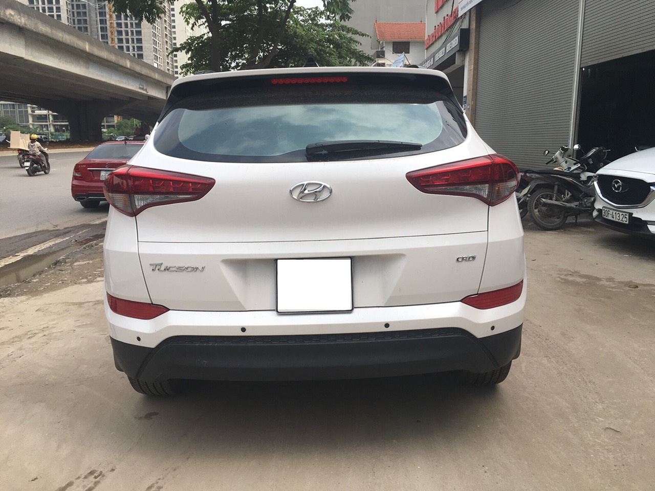 Hyundai Tucson 2018 - Bán Hyundai Tucson 2018, màu trắng, xe gia đình đẹp lướt 17000km giá tốt