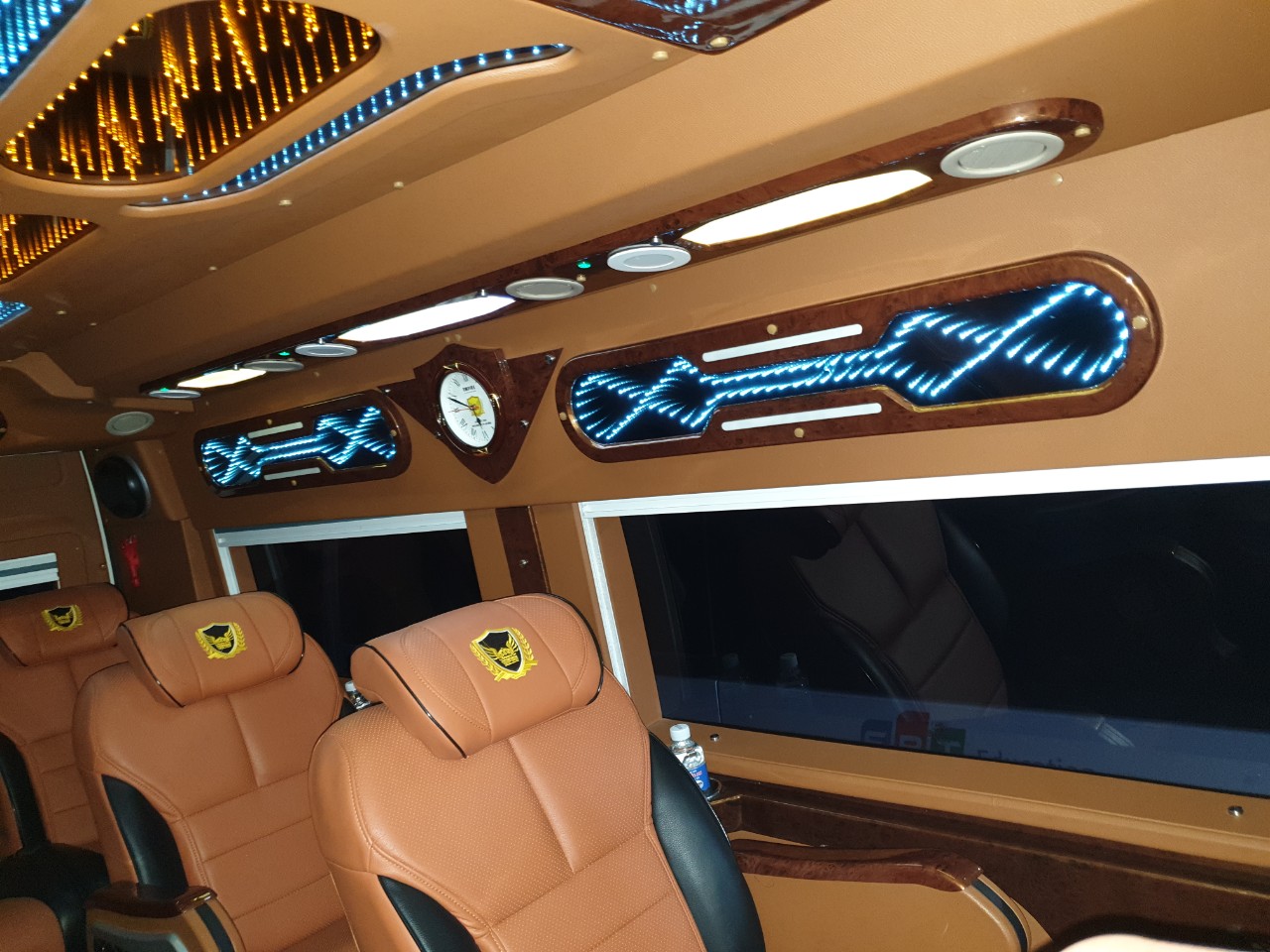 Ford Transit 2019 - Bán xe Ford Transit 2019, màu trắng, chính chủ