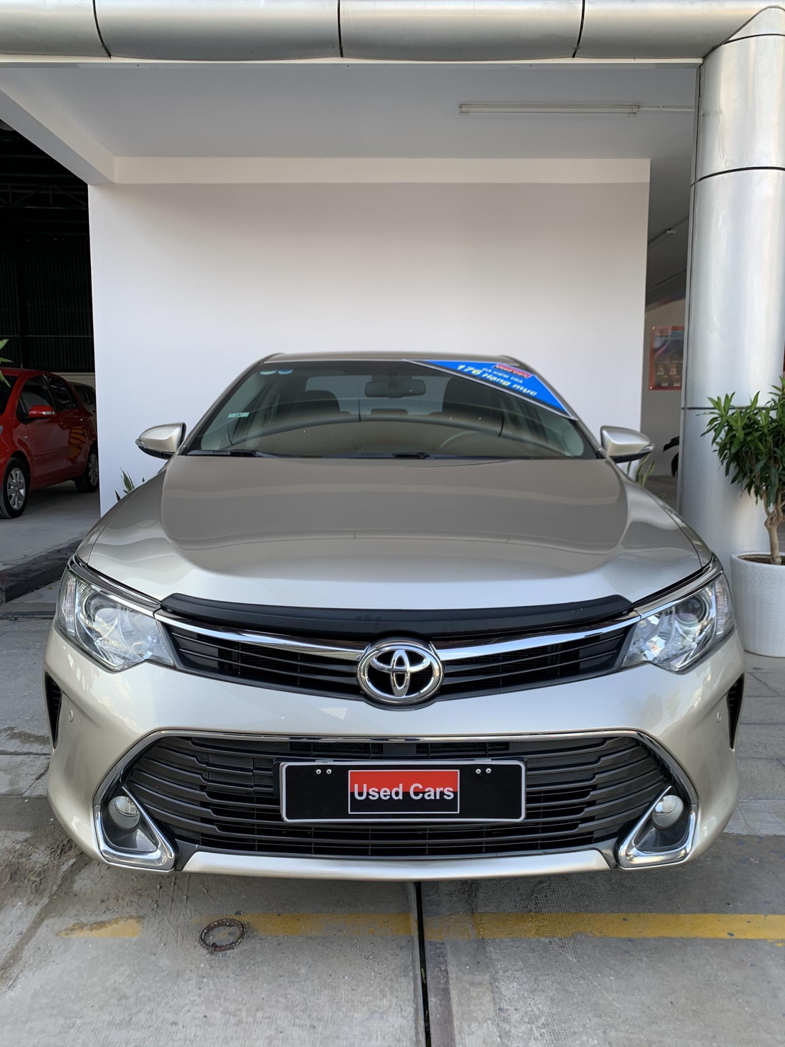 Toyota Camry 2.5Q 2015 - Cần bán gấp Toyota Camry 2.5Q đời 2015, màu nâu, giá chỉ 875 triệu