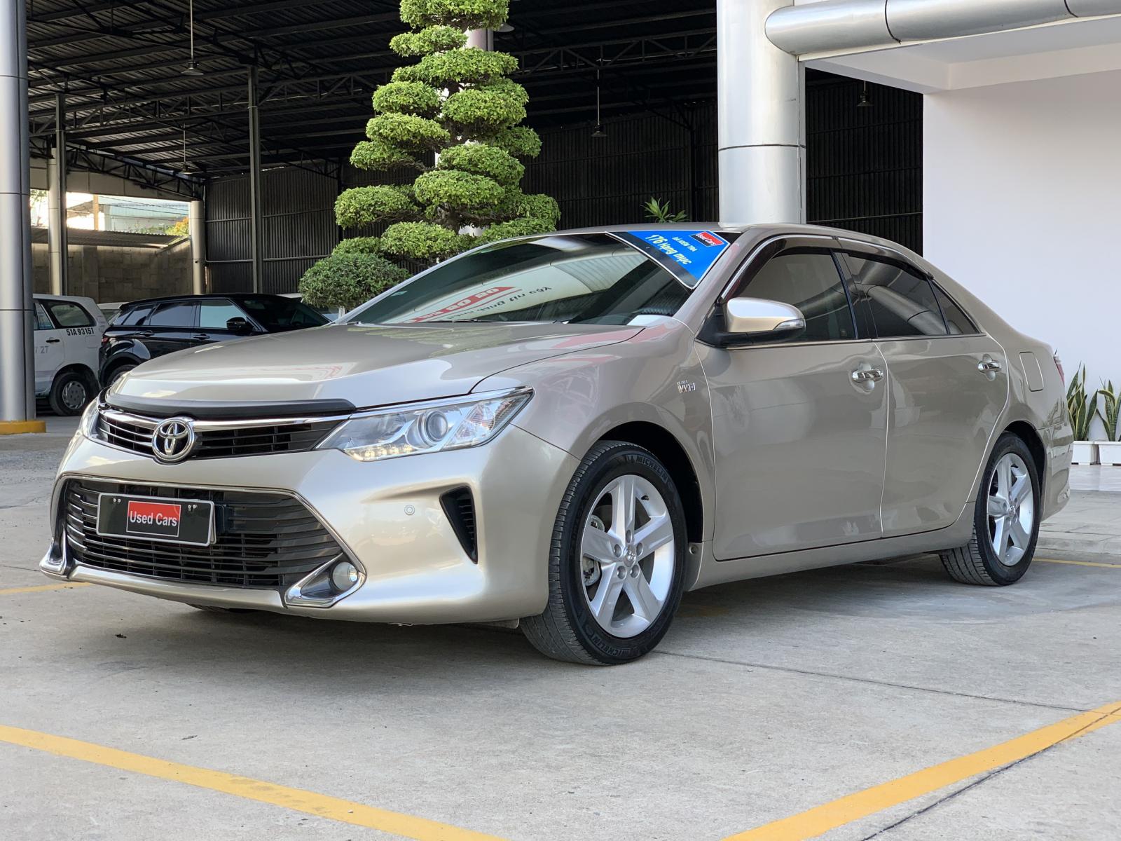 Toyota Camry 2.5Q 2015 - Cần bán gấp Toyota Camry 2.5Q đời 2015, màu nâu, giá chỉ 875 triệu