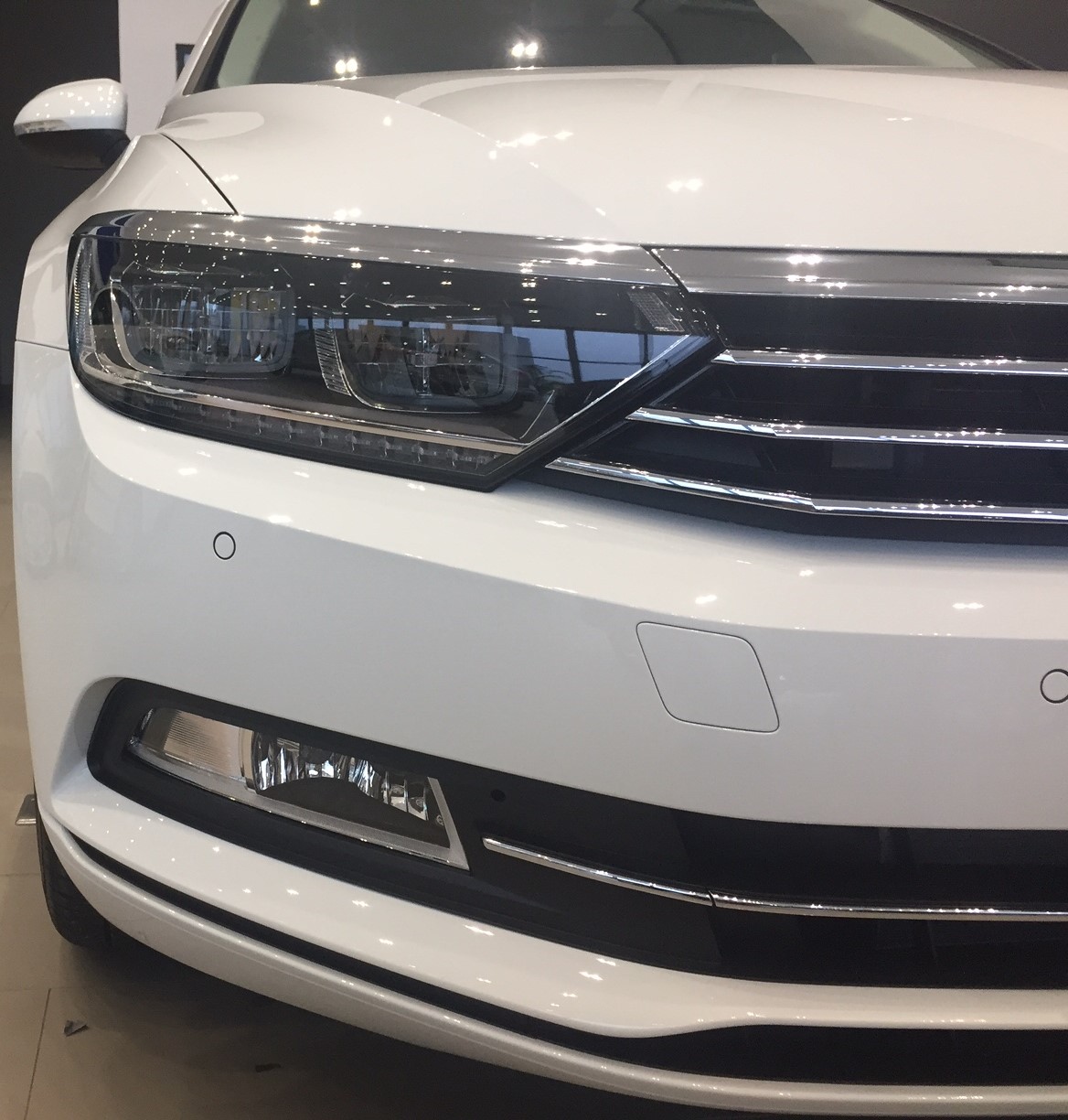 Volkswagen Passat Comfort 2018 - Volkswagen Passat Comfort nhập khẩu, màu trắng, tặng quà khủng kèm hỗ trợ trả góp 0%