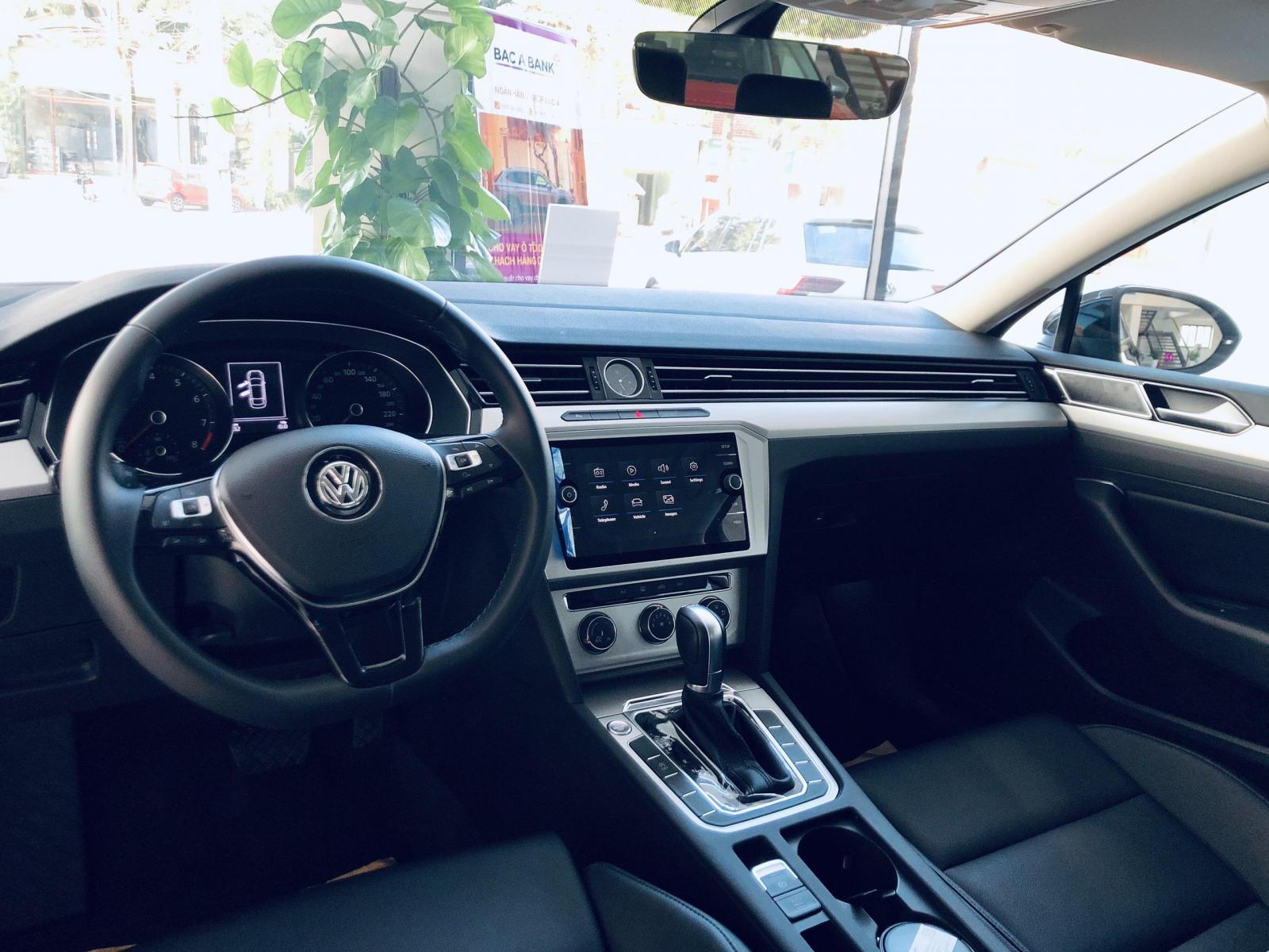 Volkswagen Passat Comfort 2018 - Volkswagen Passat Comfort nhập khẩu, màu trắng, tặng quà khủng kèm hỗ trợ trả góp 0%