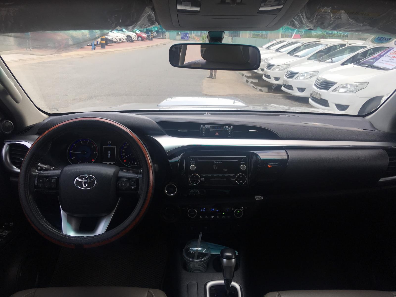 Toyota Hilux 2015 - Bán xe Hilux 3.0AT chuyên cơ bán tải
