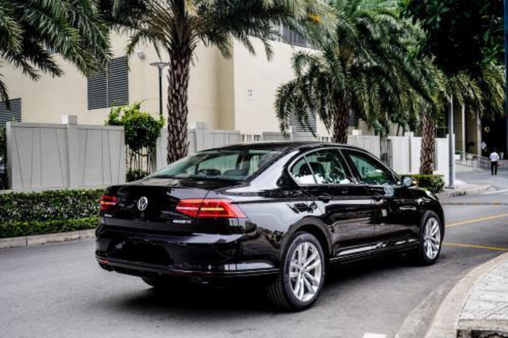 Volkswagen Passat 2017 - Passat Volkswagen 1,2 tỷ tặng 100% thuế trước bạ