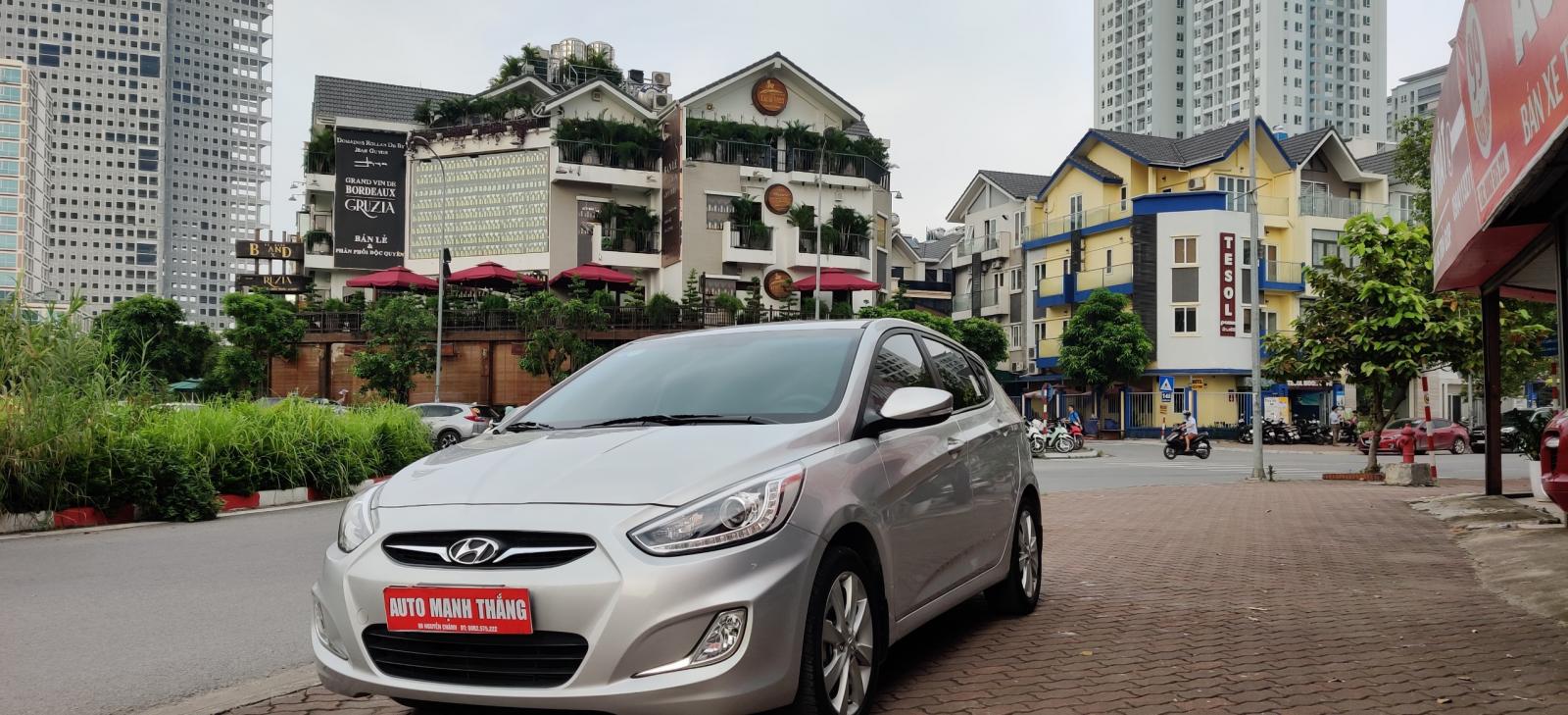 Hyundai Accent 2014 - Xe Hyundai Accent 1.4AT đời 2014, màu bạc, xe nhập