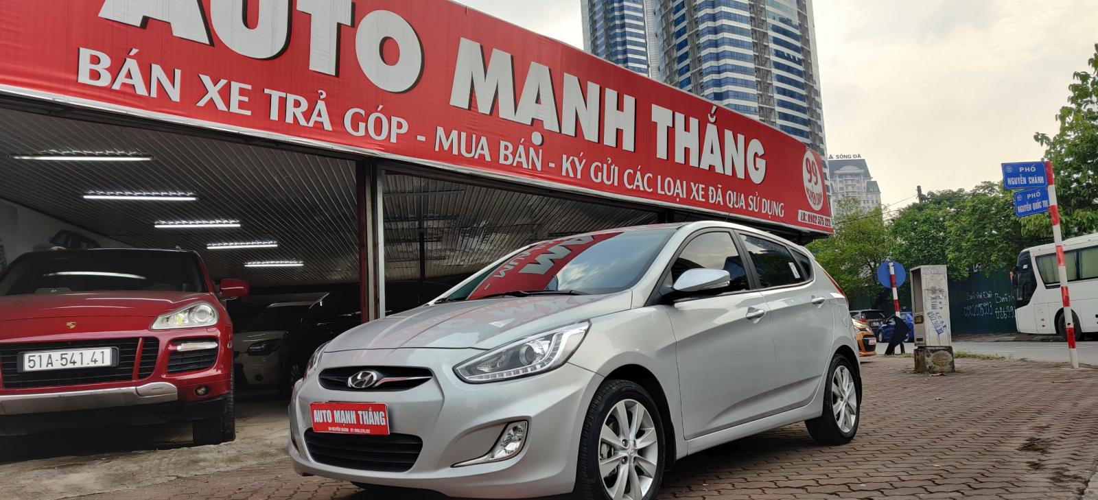 Hyundai Accent 2014 - Xe Hyundai Accent 1.4AT đời 2014, màu bạc, xe nhập