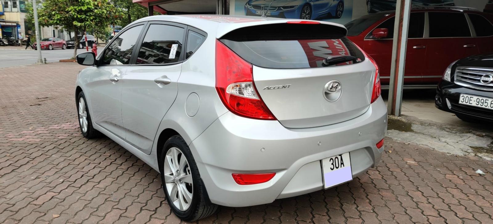 Hyundai Accent 2014 - Xe Hyundai Accent 1.4AT đời 2014, màu bạc, xe nhập