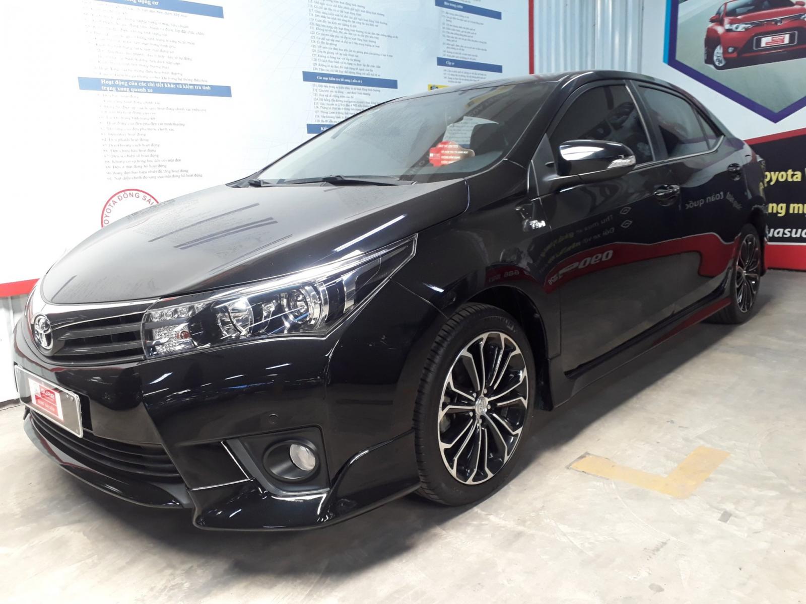 Toyota Corolla altis 2.0V Sport 2016 - Cần bán lại xe Toyota Corolla Altis 2.0V Sport đời 2016, màu đen giá cạnh tranh