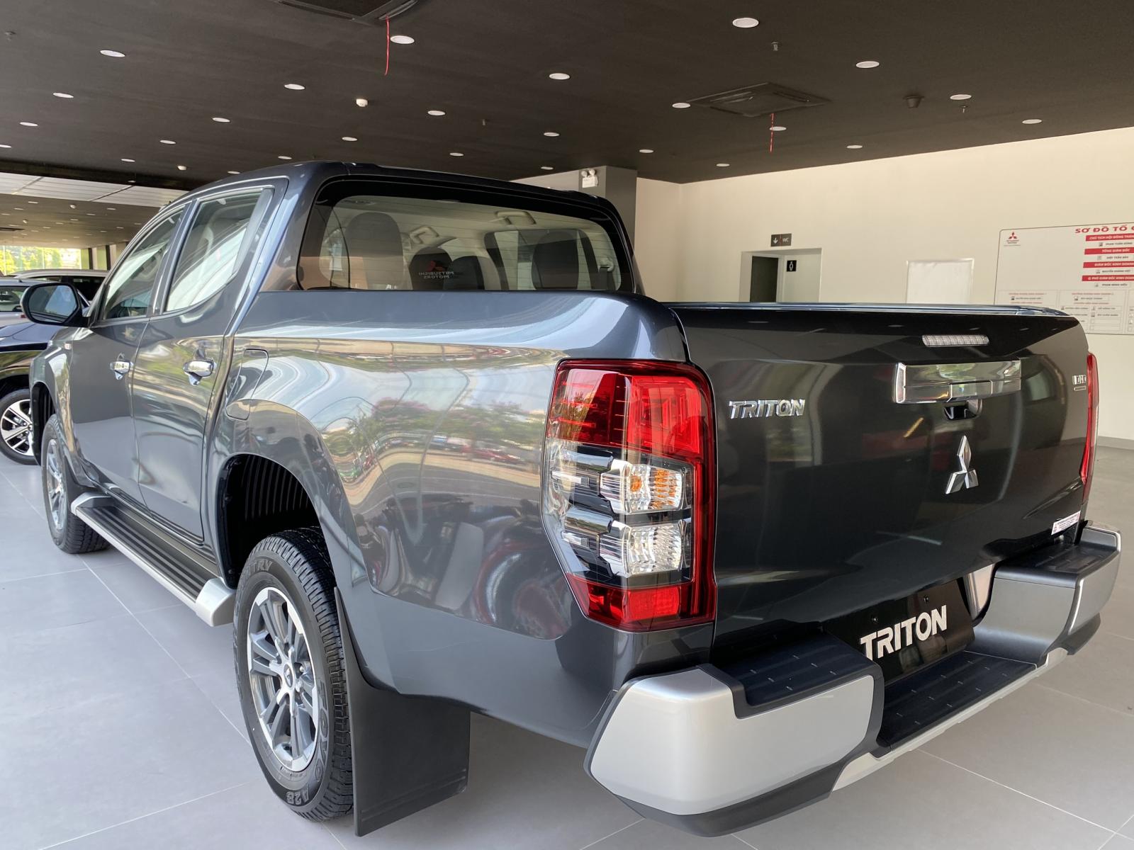 Mitsubishi Triton 2019 - Bán Mitsubishi Triton 4x2 MT 2020, xe nhập