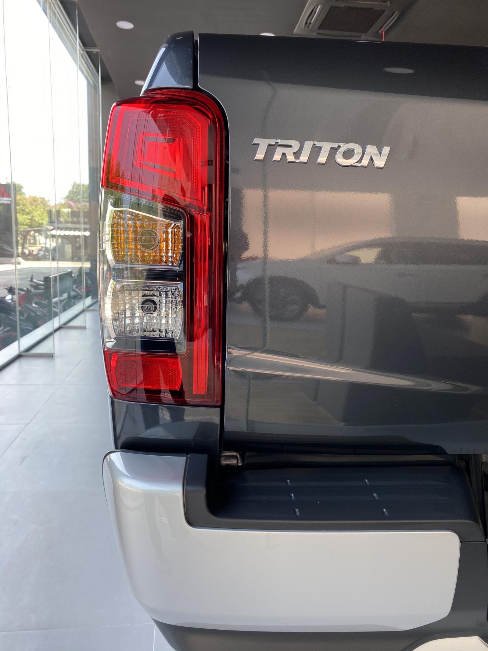 Mitsubishi Triton 2019 - Bán Mitsubishi Triton 4x2 MT 2020, xe nhập