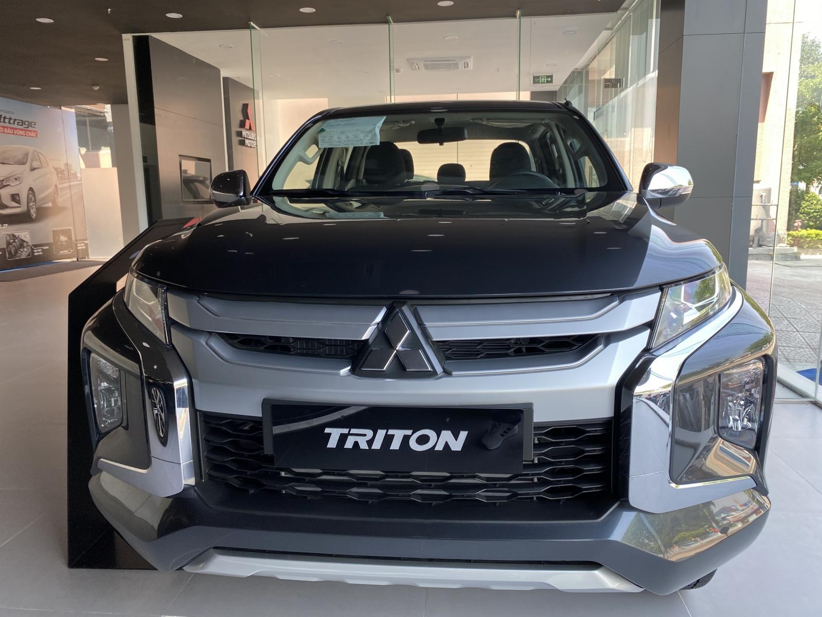 Mitsubishi Triton 2019 - Bán Mitsubishi Triton 4x2 MT 2020, xe nhập