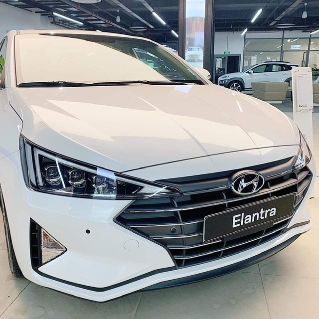 Hyundai Elantra 1.6 MT 2019 - Cần bán xe Hyundai Elantra 1.6 MT đời 2019, màu trắng, giá cạnh tranh