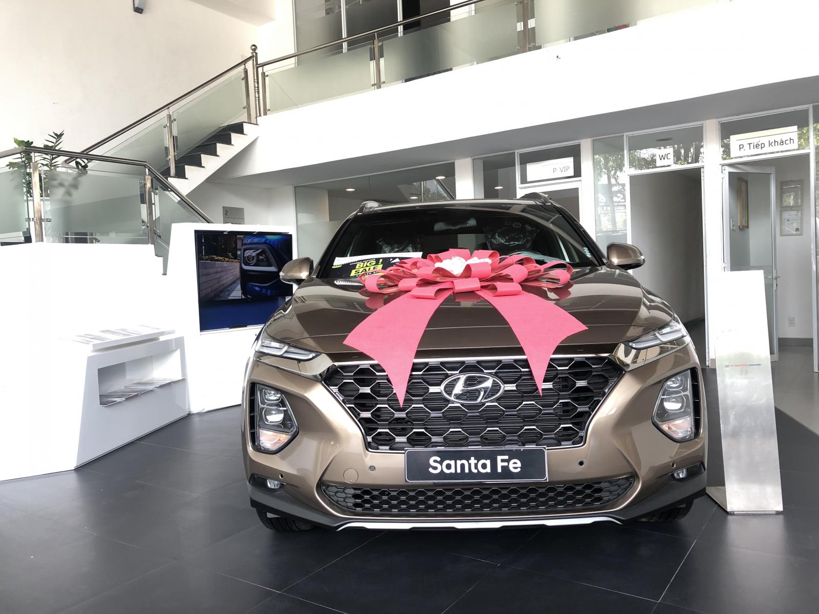 Hyundai Santa Fe 2019 - Cần bán xe Hyundai Santa Fe Full đời 2019- giảm giá 60 triệu duy nhất trong tháng này