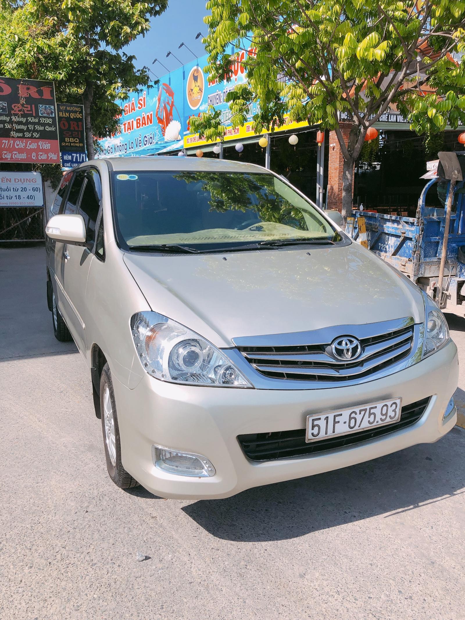 Toyota Innova 2009 - Bán xe GĐ Innova G SX 2009 MT, xe đẹp, vàng cát