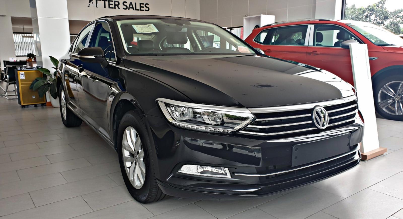 Volkswagen Passat Confort 2018 - Volkswagen Passat Comfort, màu đen tặng lệ phí trước bạ, hỗ trợ trả góp 0%