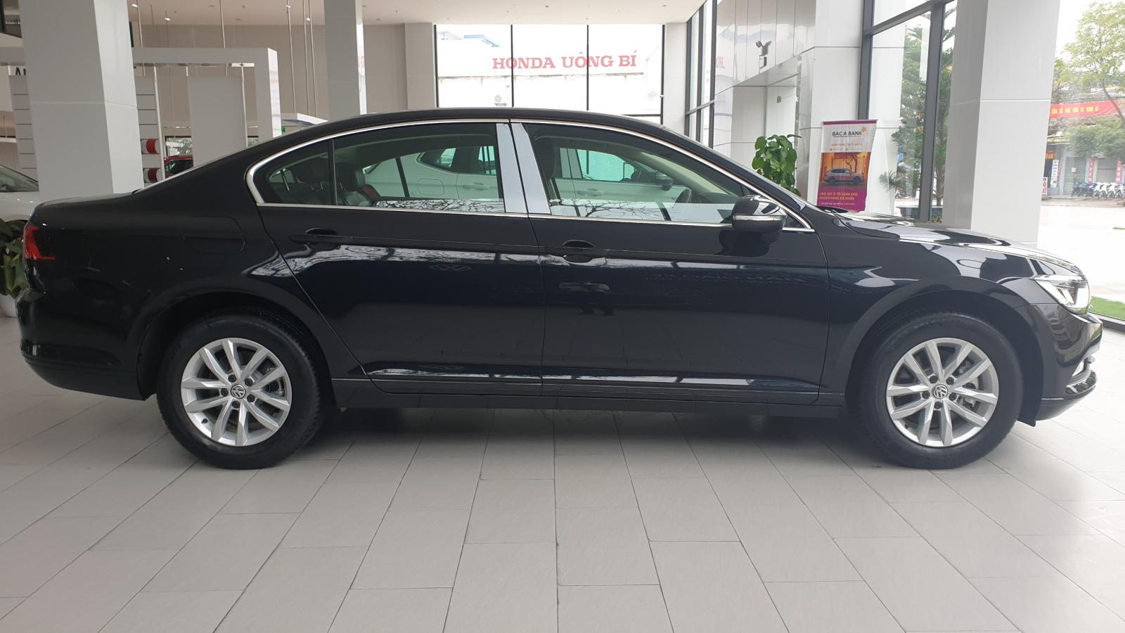 Volkswagen Passat Confort 2018 - Volkswagen Passat Comfort, màu đen tặng lệ phí trước bạ, hỗ trợ trả góp 0%