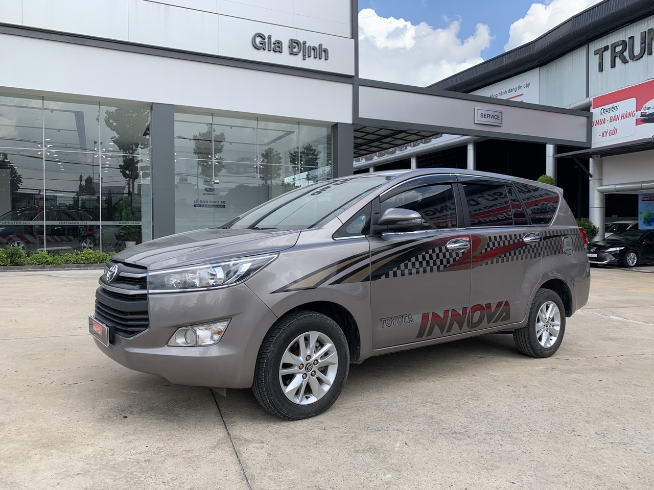 Toyota Innova G 2017 - Cần bán Innova 2017 số tự động còn mới - tiết kiệm hơn xe mới đến gần 300 triệu