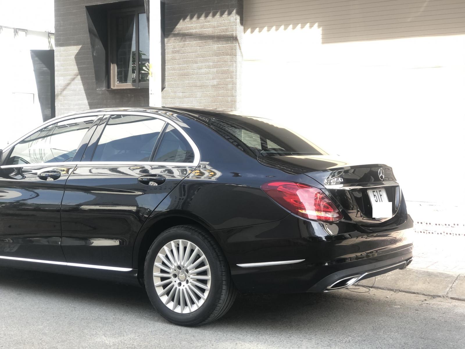 Mercedes-Benz C250 2015 - Cần bán lại xe Mercedes đời 2015, màu đen, xe gia đình