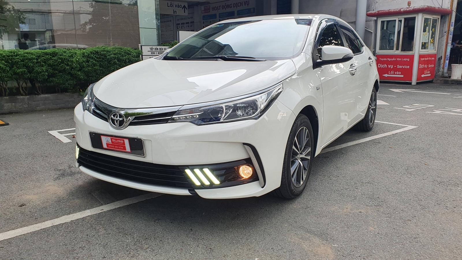 Toyota Corolla altis 1.8G 2018 - Cần bán lại xe Toyota Corolla altis 1.8G đời 2018, màu trắng