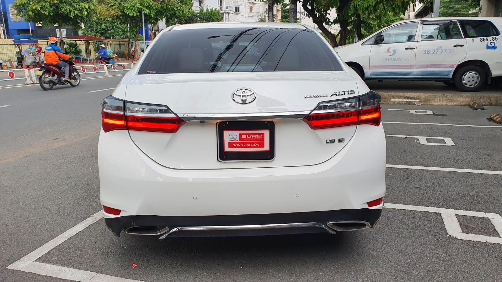 Toyota Corolla altis 1.8G 2018 - Cần bán lại xe Toyota Corolla altis 1.8G đời 2018, màu trắng