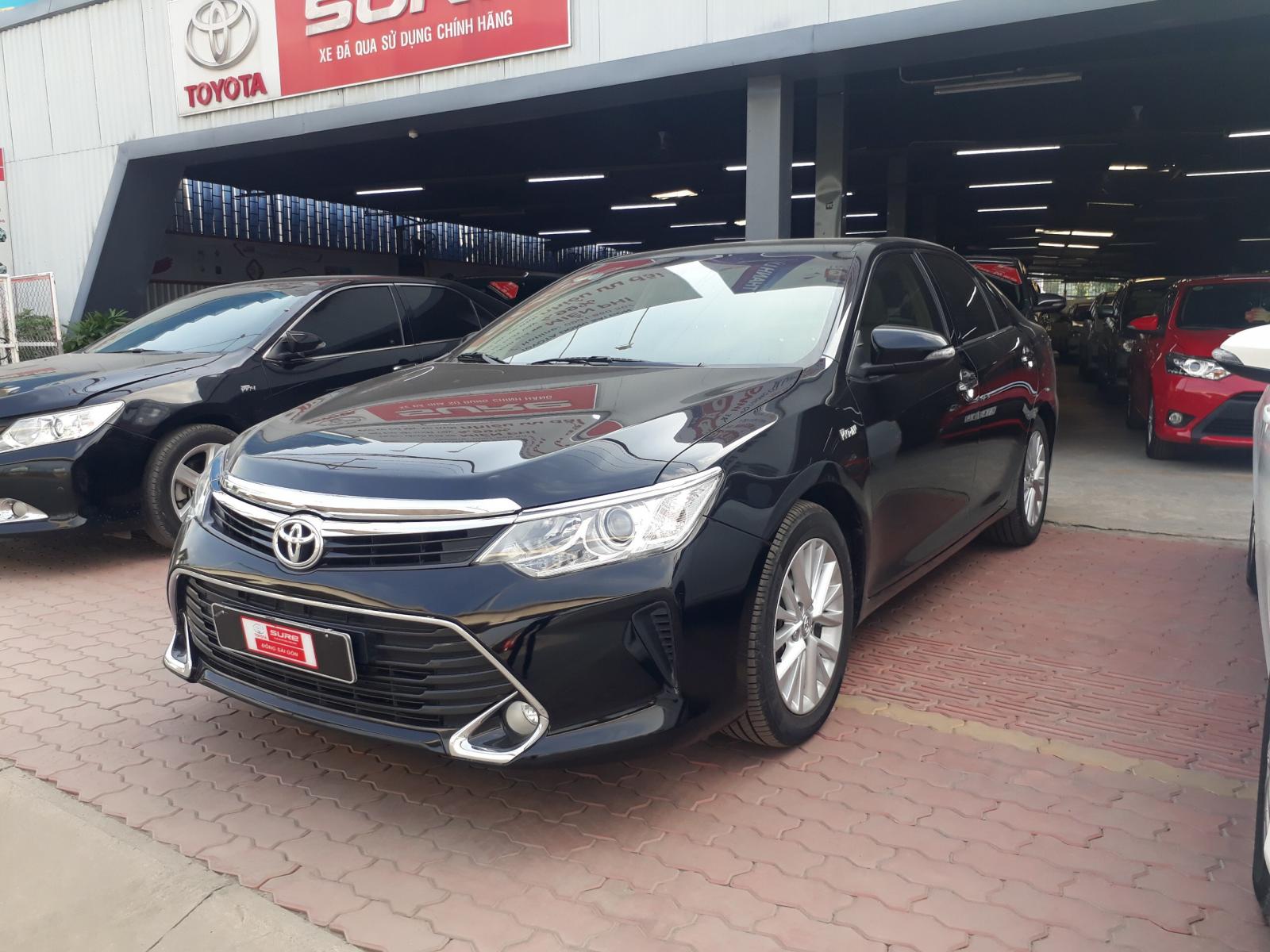 Toyota Camry 2.0E 2017 - Bán Toyota Camry 2.0E đời 2017, màu đen, xe nhập