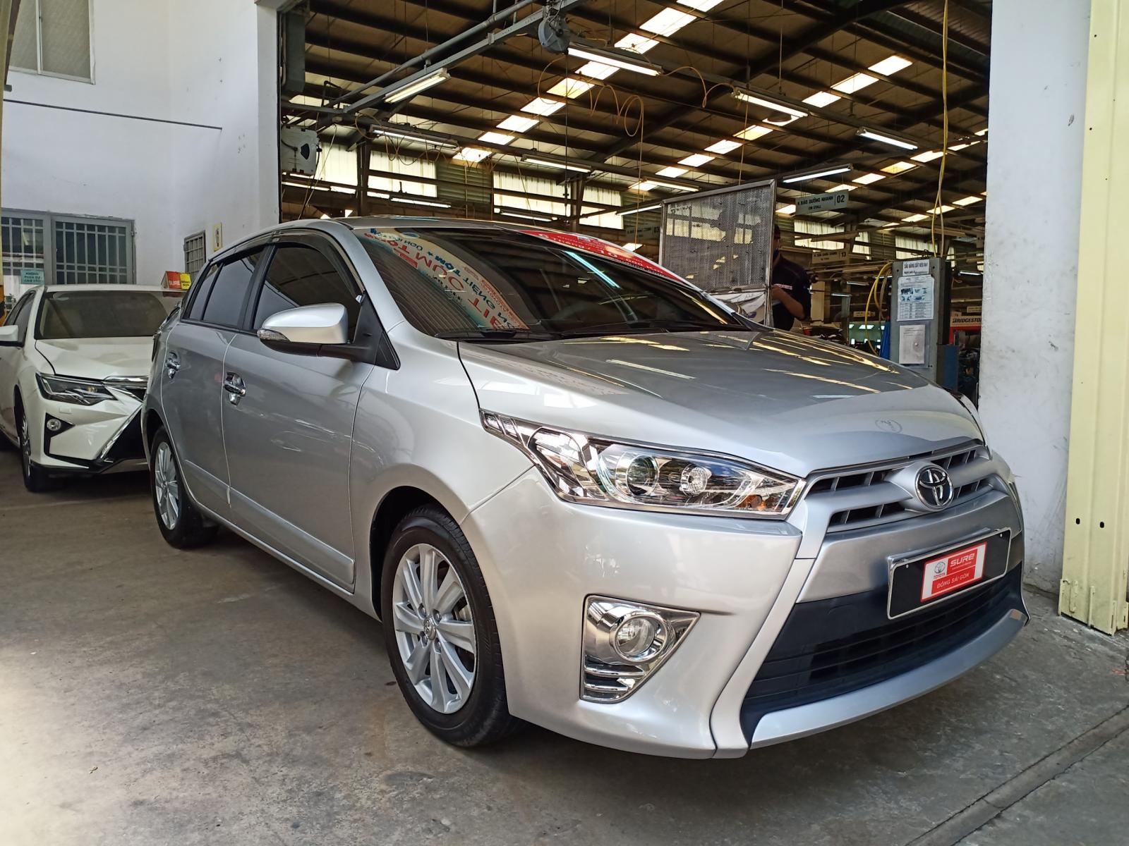 Toyota Yaris G 2015 - Cần ra đi xe Yaris G 2015 giá tốt còn bớt