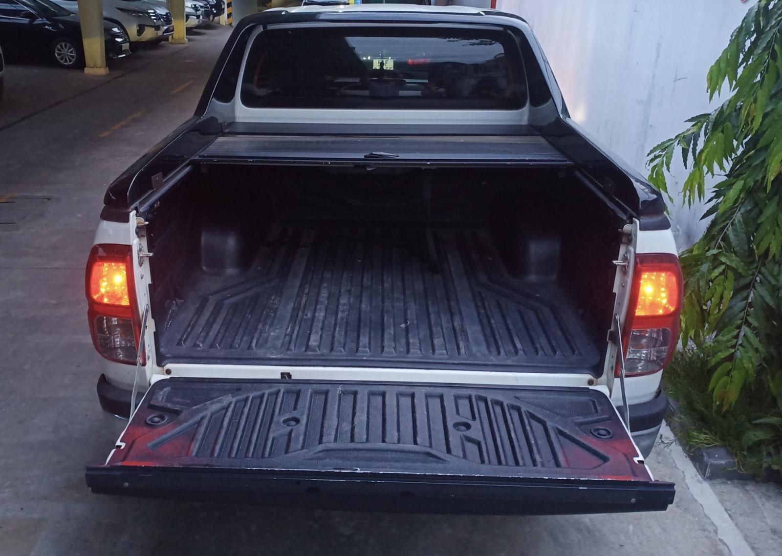 Toyota Hilux 2.8AT 4x4 2016 - Xe Toyota Hilux 2.8AT 4x4 đời 2016, màu trắng, nhập khẩu nguyên chiếc, giá khyến mãi ngập tràn trong T6