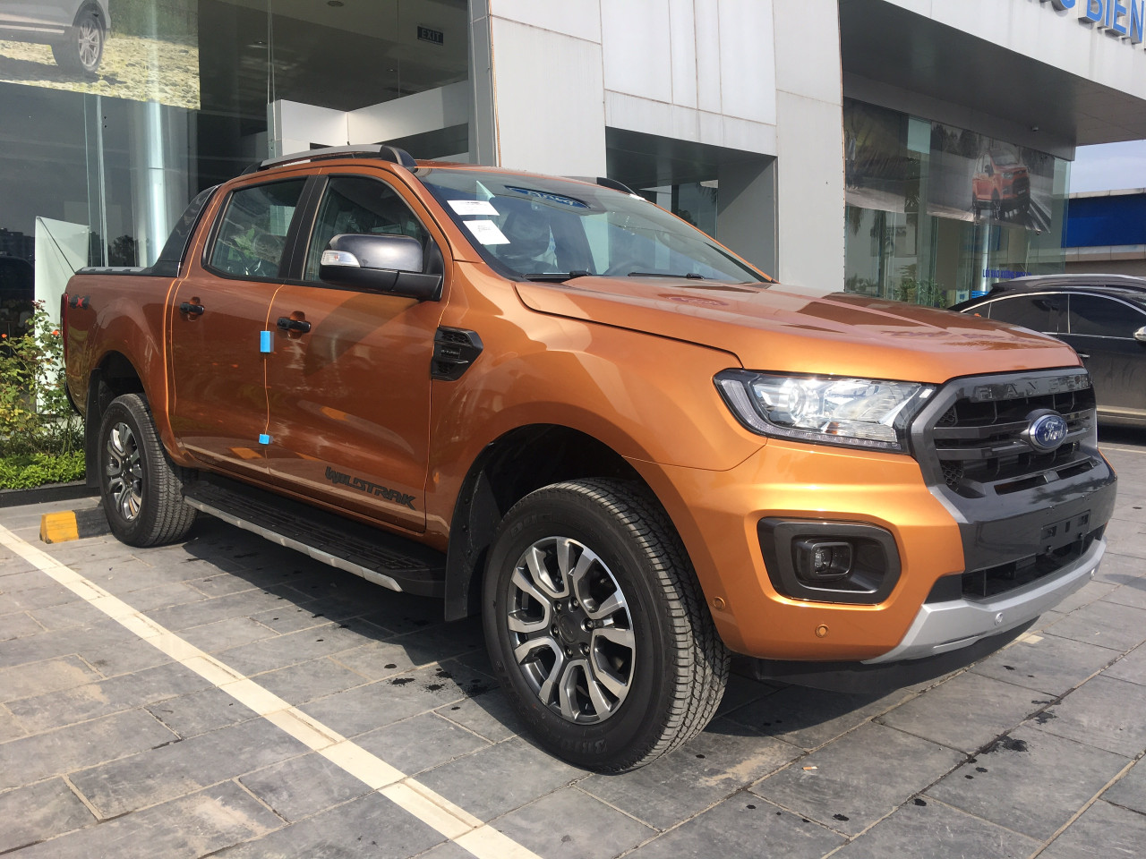 Ford Ranger XLS 2020 - Bán ô tô Ford Ranger XLS đời 2020, màu đen, nhập khẩu nguyên chiếc, giá 570tr