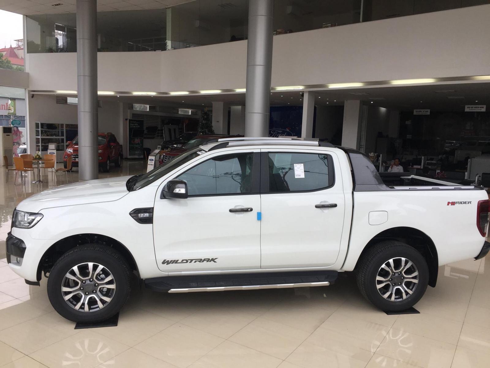 Ford Ranger XLS 2020 - Bán ô tô Ford Ranger XLS đời 2020, màu đen, nhập khẩu nguyên chiếc, giá 570tr