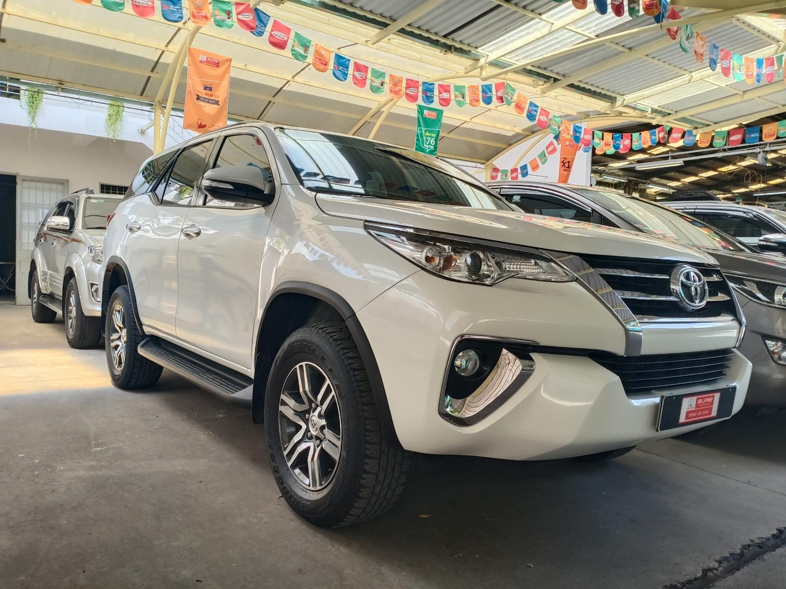 Toyota Fortuner 2.7 AT 4x2 2016 - Bán xe Toyota Fortuner 2.7 AT 4x2 đời 2016, màu trắng, số tự động giá cạnh tranh