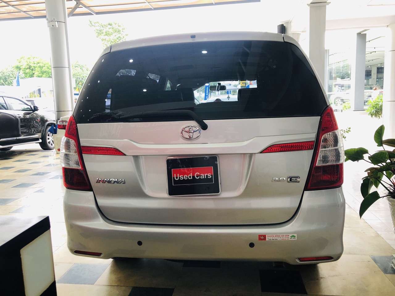 Toyota Innova E 2015 - Bán xe Toyota Innova E năm 2015, biển Sài Gòn màu bạc giá tốt