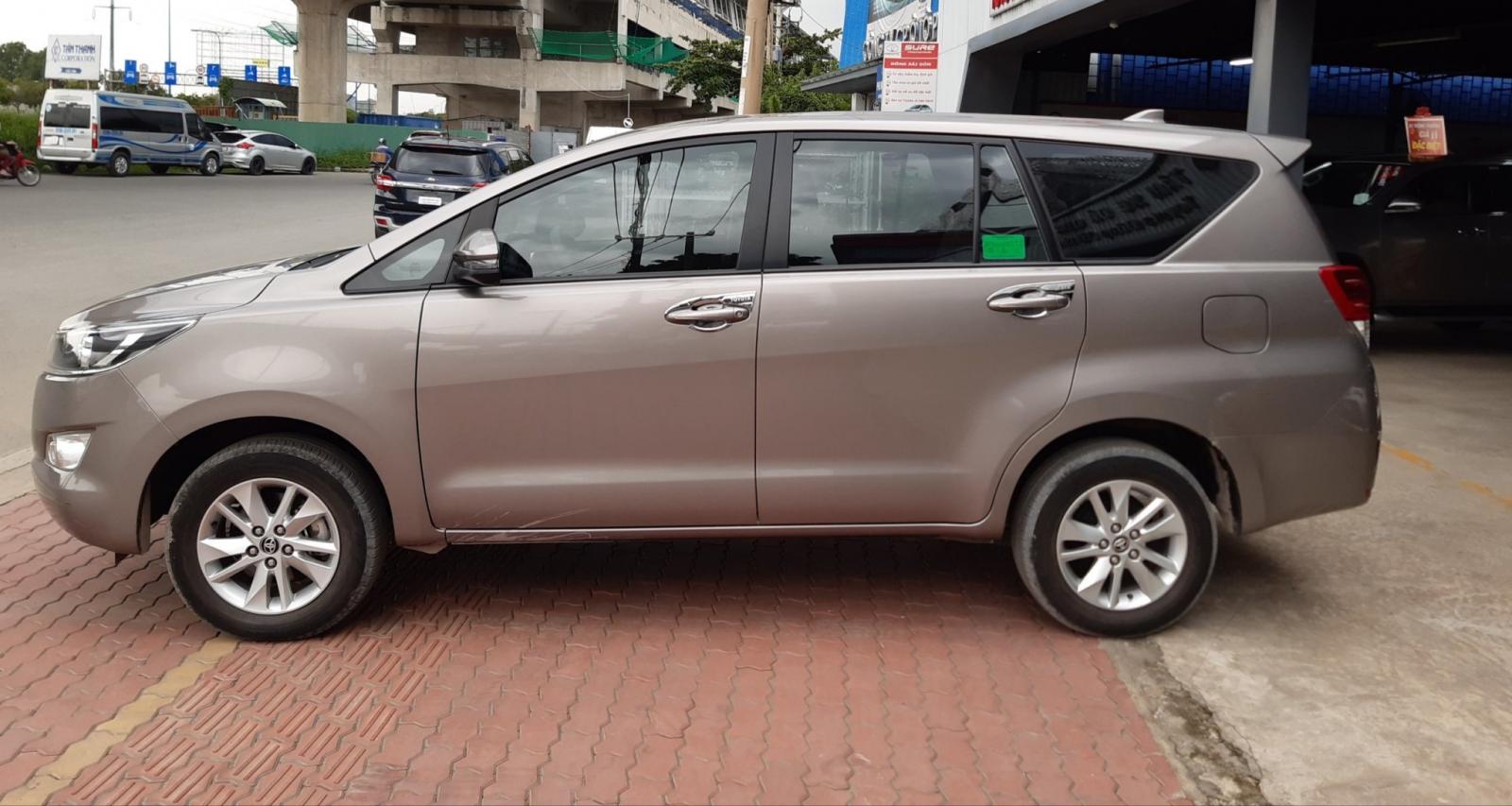 Toyota Innova 2.0 E 2019 - Càn bán Innova số sàn lướt - xe bao test