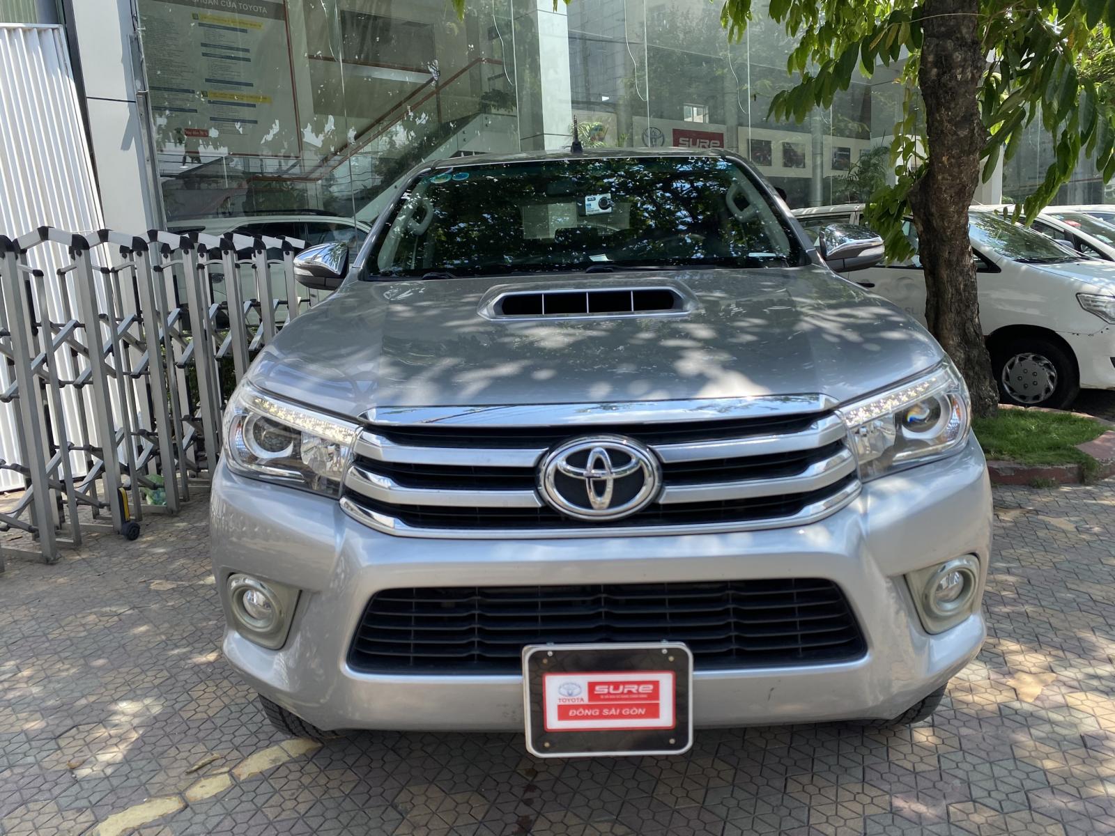 Toyota Hilux 3.0 AT 4x4 2016 - Cần bán Toyota Hilux 3.0 AT 4x4 đời 2016, màu bạc, nhập khẩu, giá chỉ 710 triệu(còn khuyến mãi)