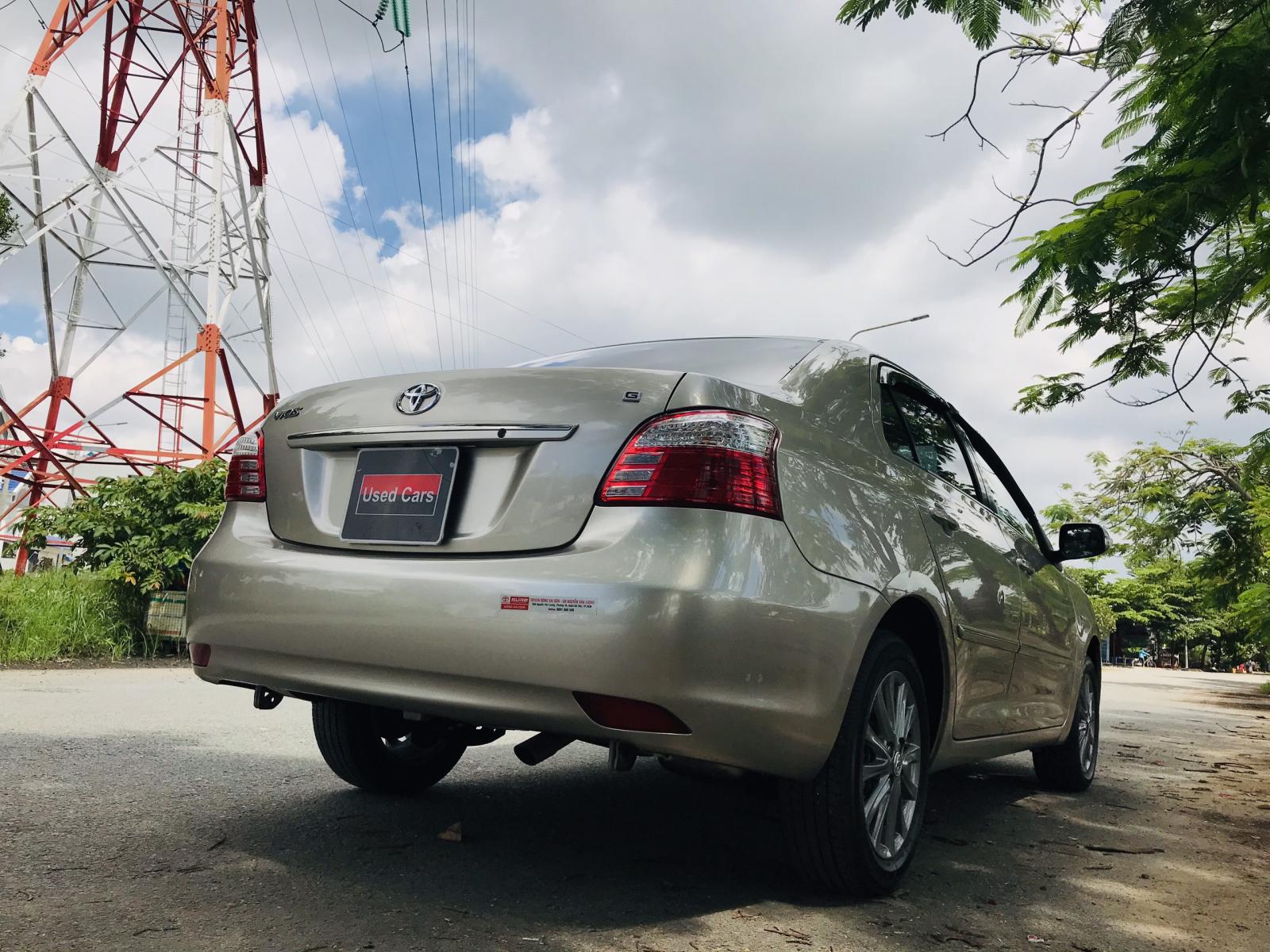 Toyota Vios 2013 - Cần bán Toyota Vios G 2013, màu nâu lướt 33.800km giá đẹp