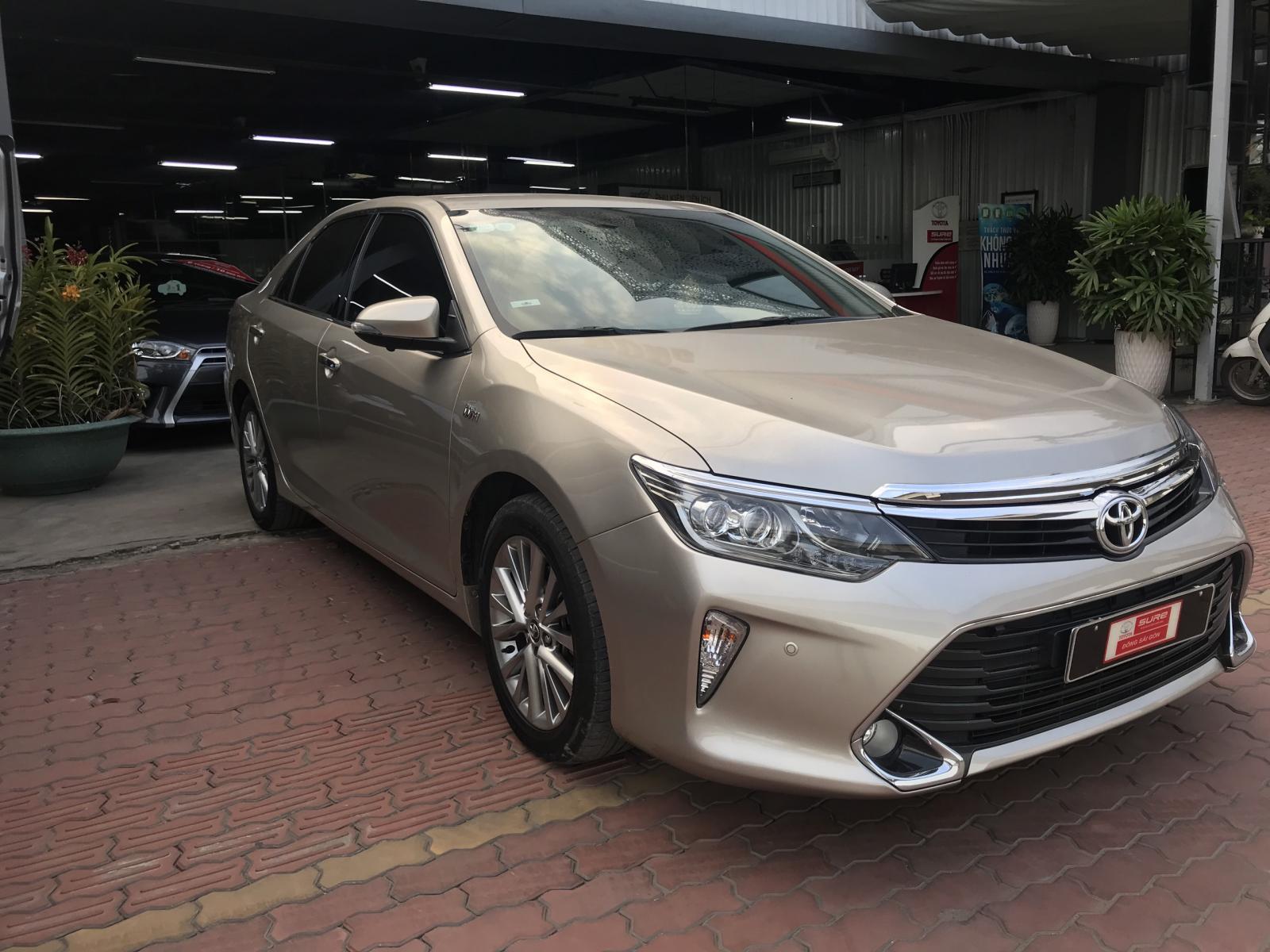 Toyota Camry 2.5Q 2018 - Xe Toyota Camry 2.5Q đời 2018, màu vàng