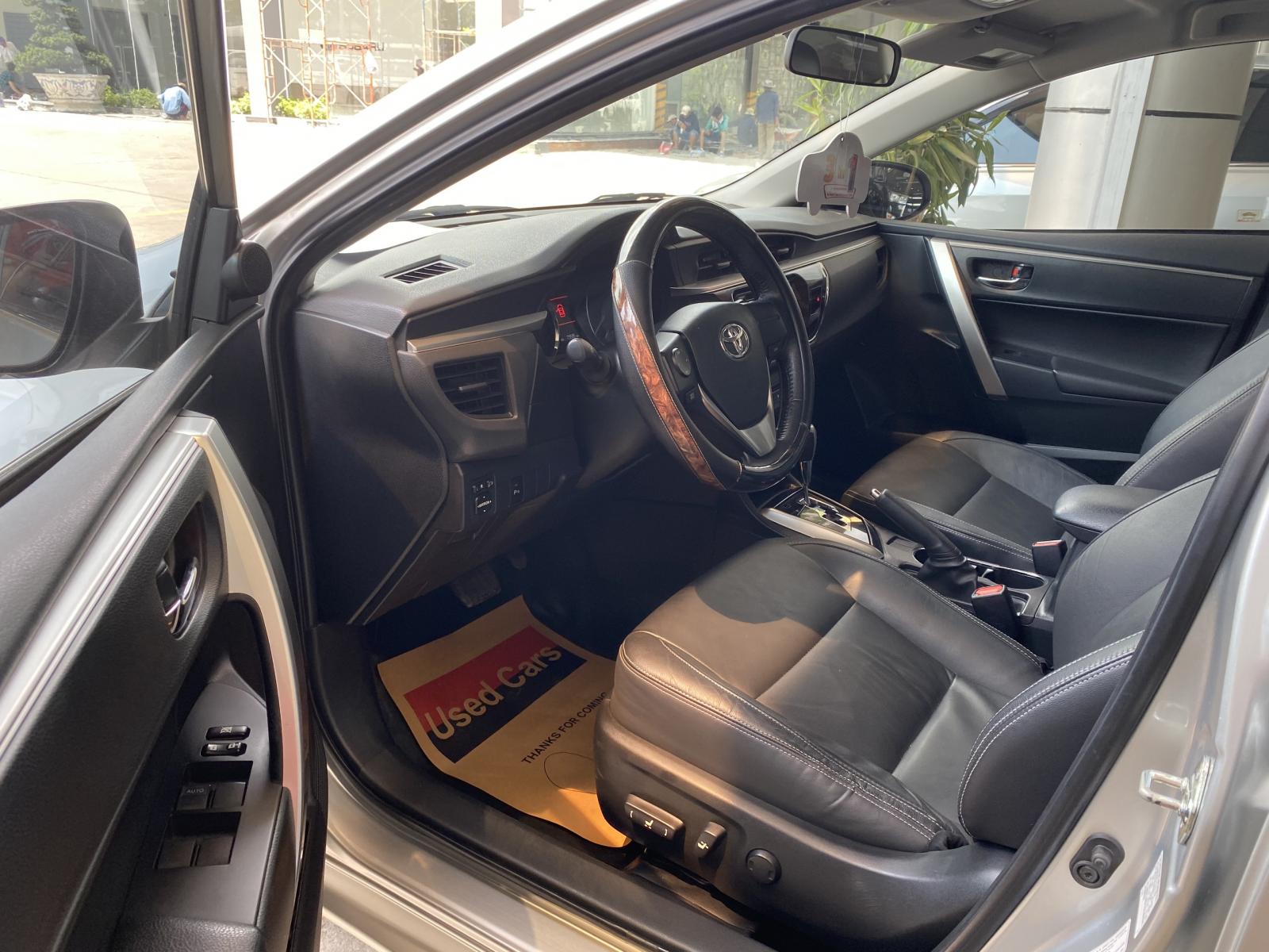 Toyota Corolla altis 2010 - Bán Toyota Corolla altis đời 2010, màu bạc, như mới