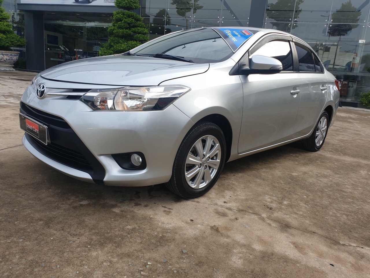 Toyota Vios 2016 - Cần bán xe Toyota Vios E CVT đời 2016, màu bạc, 460 triệu còn TL