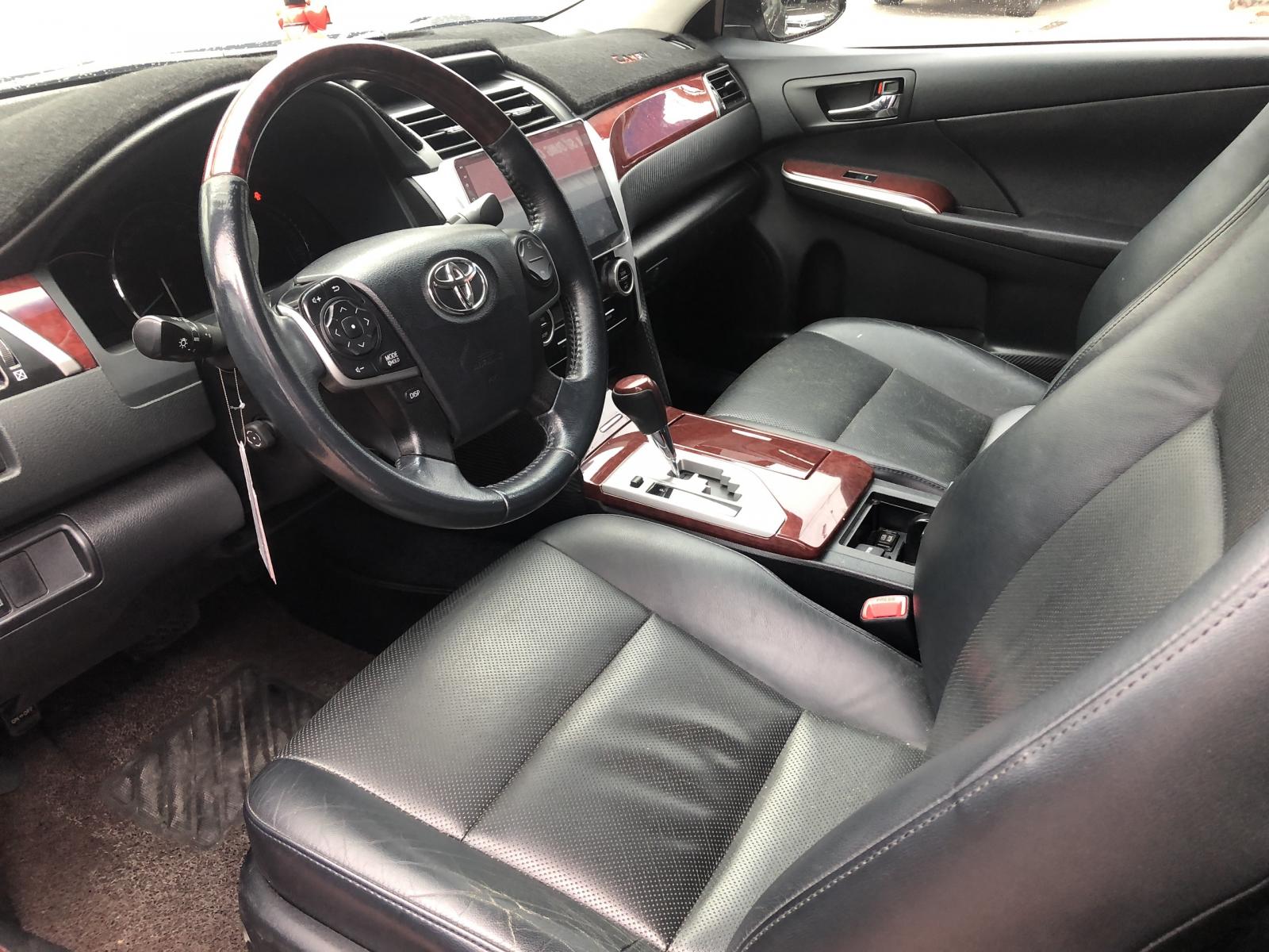 Toyota Camry Q 2014 - Xe Toyota Camry Q đời 2014, màu đen, nhập khẩu nguyên chiếc