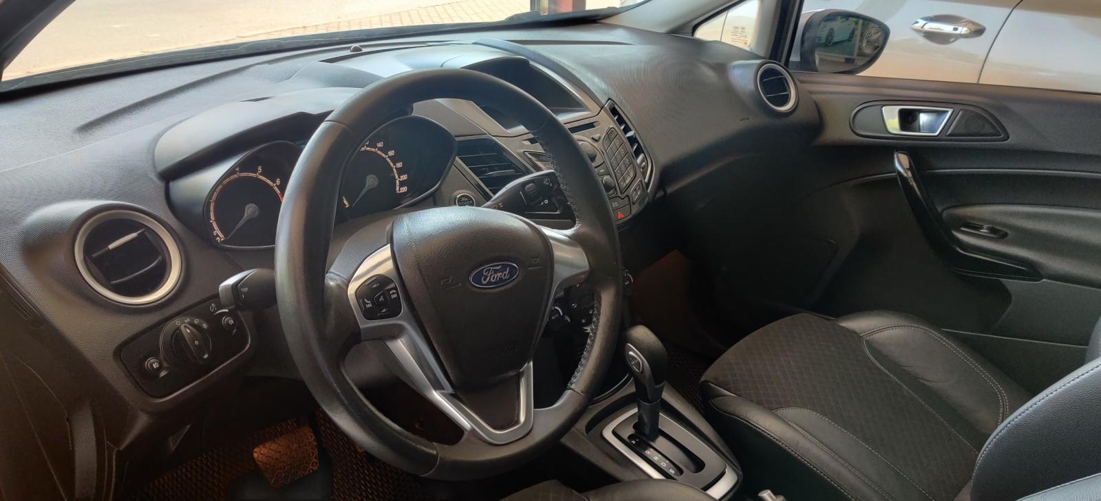 Ford Fiesta 1.5 AT sport  2016 - Xe Ford Fiesta 1.5 AT Sport đời 2016, màu bạc. Giá 390 triệu