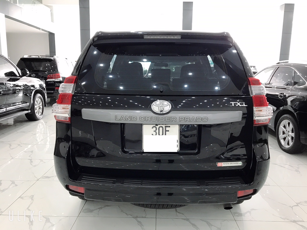 Toyota Prado TXL 2016 - Bán xe Toyota Prado TXL sản xuất 2016 đăng ký T11.2016 tên công ty, xe lăn bánh 43.000km, dàn lốp còn theo xe đẹp